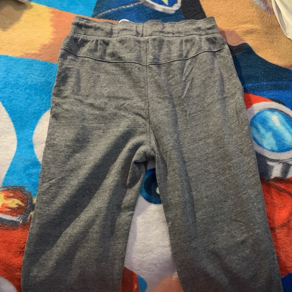 grey sweatpants